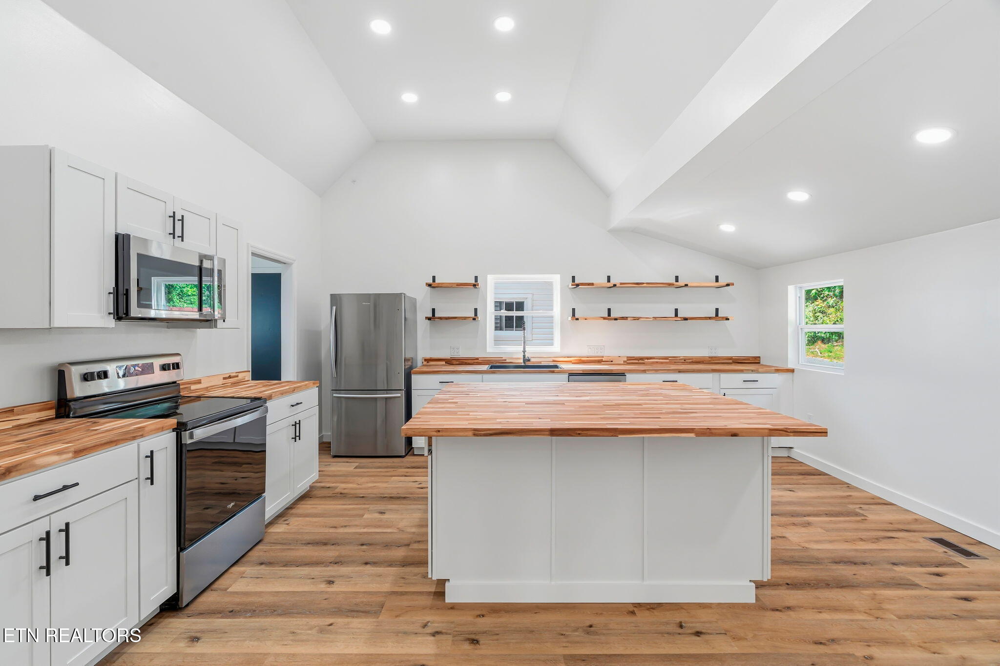 125 Ballard Lane Heiskell, TN 37754 - Photo 8 of 29 KITCHEN