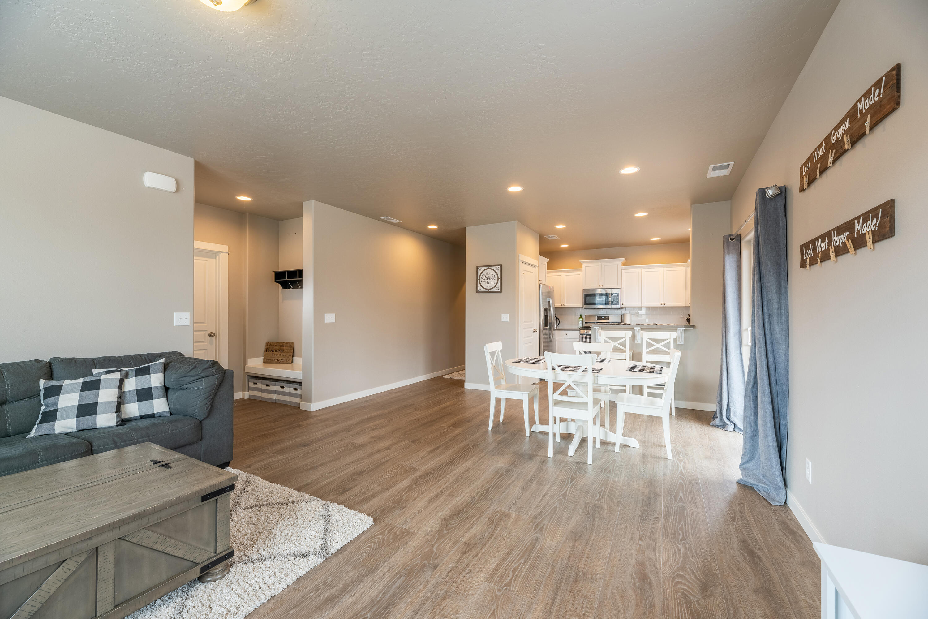 20701 Kilbourne Loop Bend, OR 97701 - Photo 7 of 37 20701NEKilbourneLoop-26
