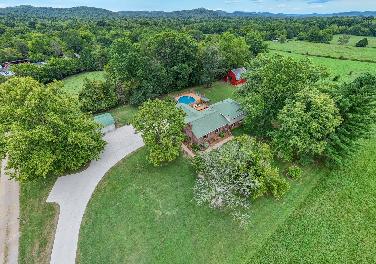 1404 Ringwald Road Murfreesboro, TN 37130 - Photo 2 of 47