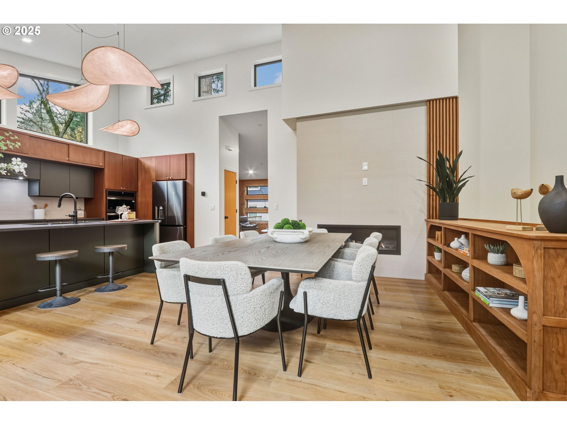 8014 Southwest 54th Avenue Portland, OR 97219 - Photo 15 of 44