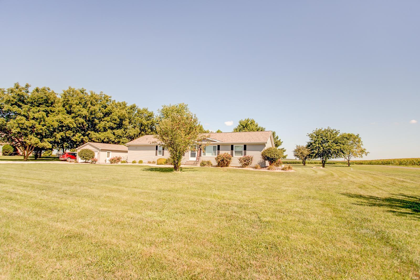 11763 Rose Road Trenton, IL 62293 - Photo 8 of 43 Gallery Image 8