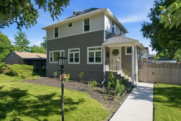 $495,000 | 8423 Greenview Avenue, Brookfield, IL 60513