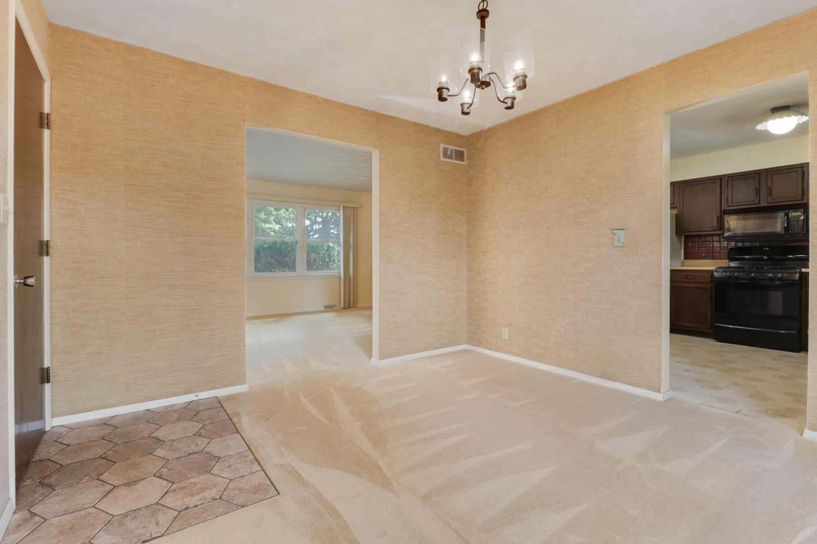 1113 Andover Road Bloomington, IL 61704 - Photo 13 of 42 Gallery Image 13