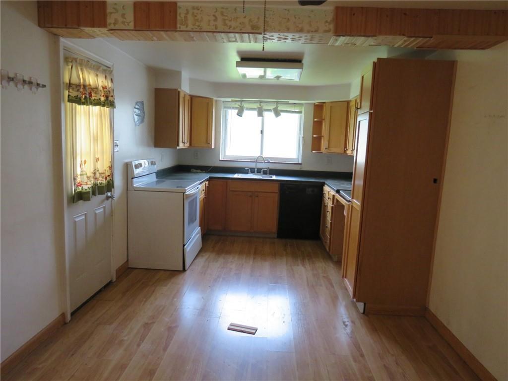 31 Rudolph Street McKees Rocks, PA 15136 - Photo 3 of 27