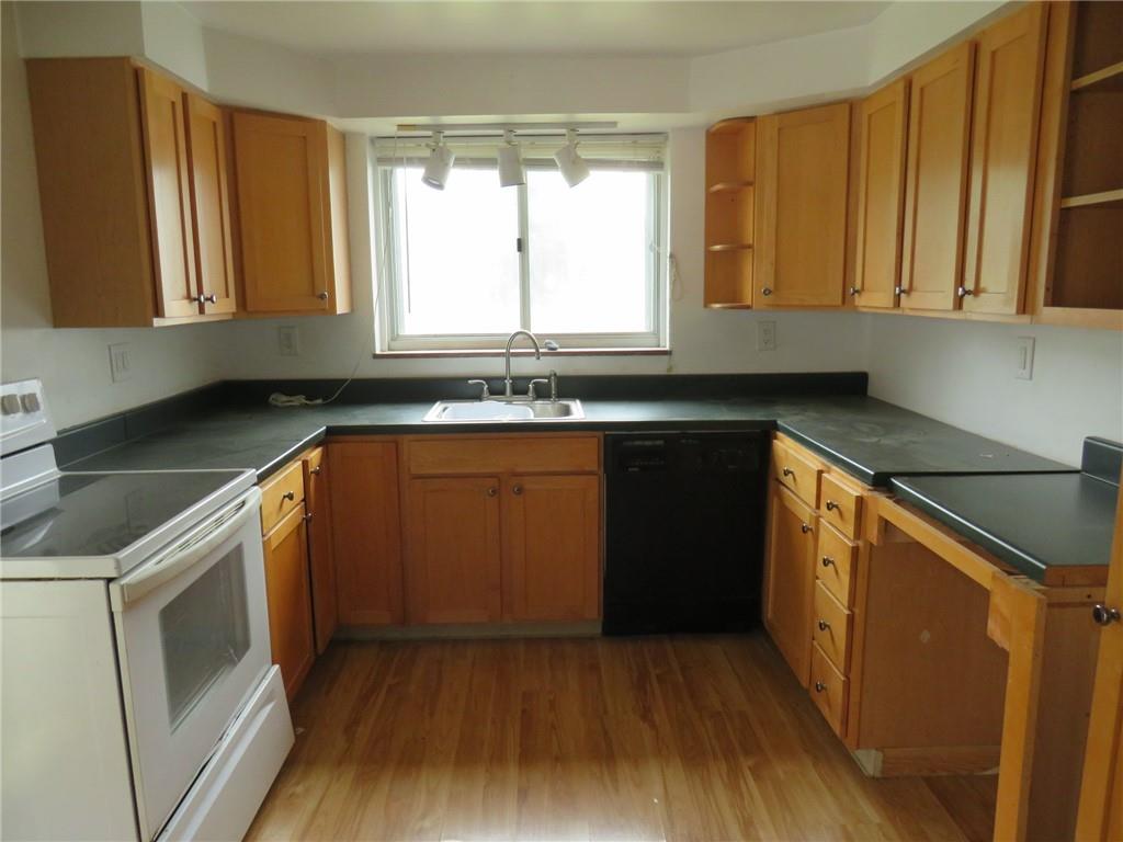 31 Rudolph Street McKees Rocks, PA 15136 - Photo 4 of 27