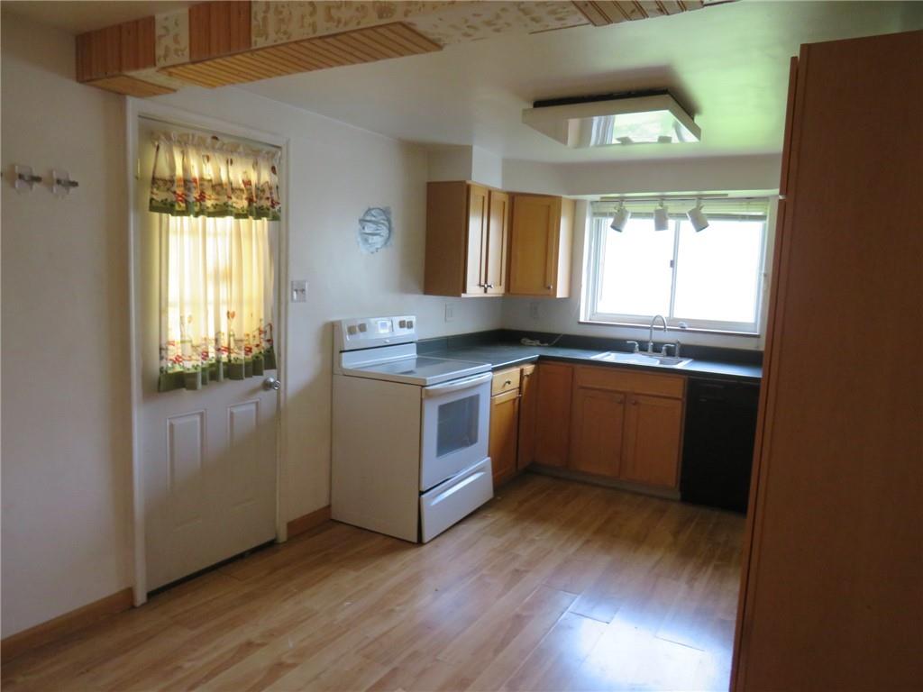 31 Rudolph Street McKees Rocks, PA 15136 - Photo 5 of 27