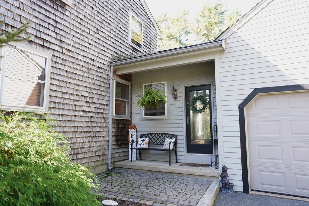 385 North Avenue Rochester, MA 02770 - Photo 4 of 37