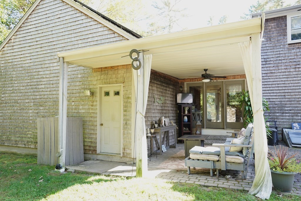 385 North Avenue Rochester, MA 02770 - Photo 6 of 37