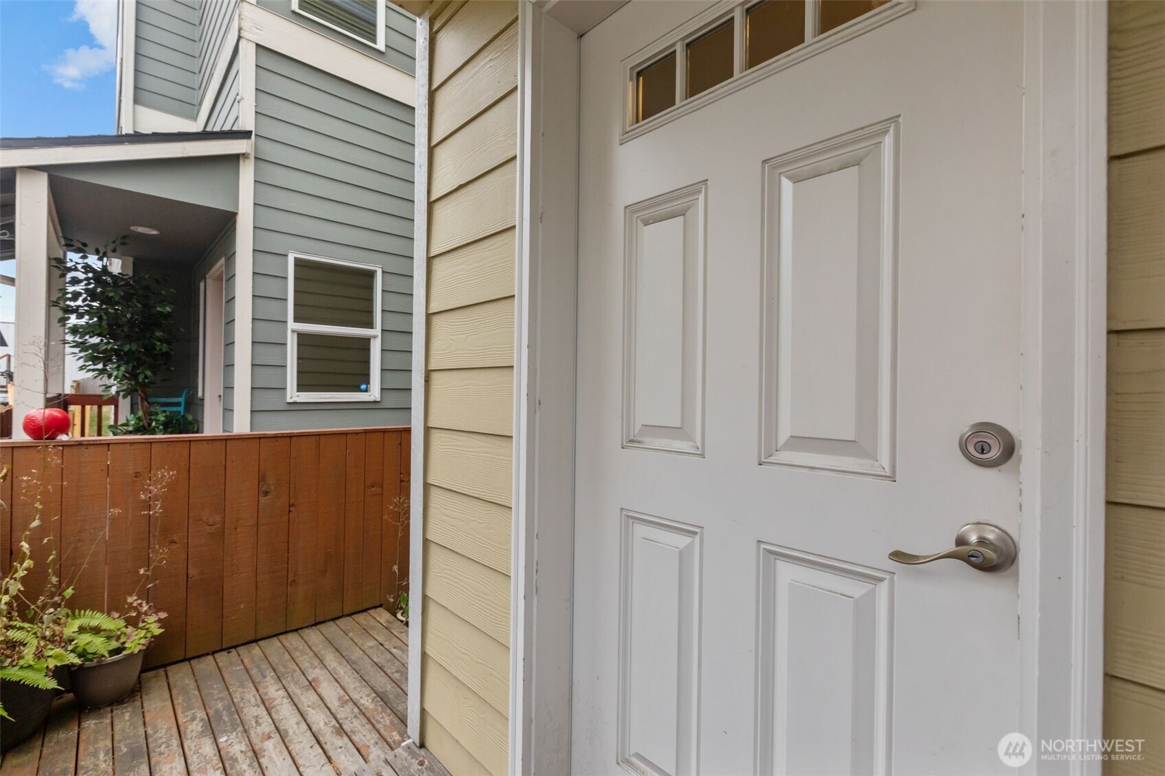 1118 Chestnut Street, Unit 18 Everett, WA 98201 - Photo 3 of 34 Gallery Image 3