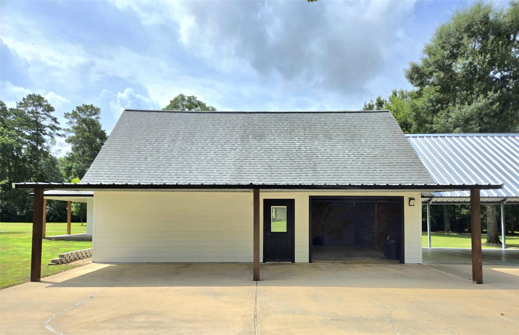 13580 Fm 2025 Road Cleveland, TX 77328 - Photo 32 of 50 Detached Garage With Apt