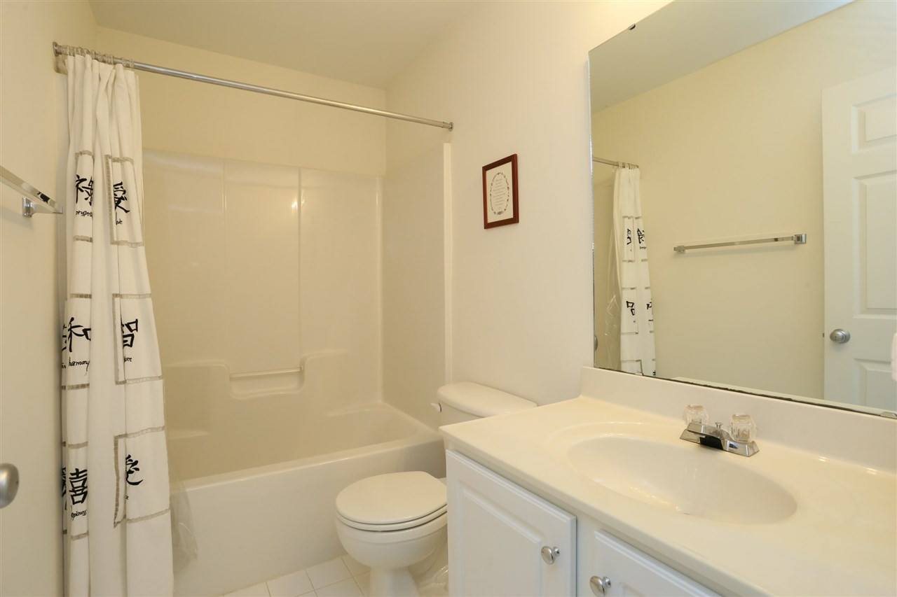 8228 City Loft Court Raleigh, NC 27613 - Photo 22 of 27 Bathroom two