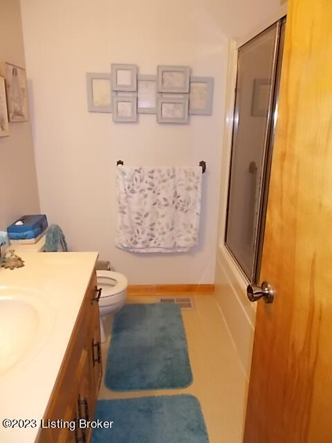 340 Holy Cross Road Loretto, KY 40037 - Photo 16 of 37 Hall bath