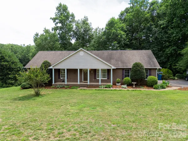 $329,900 | 1724 Wellington Avenue, Newton, NC 28658