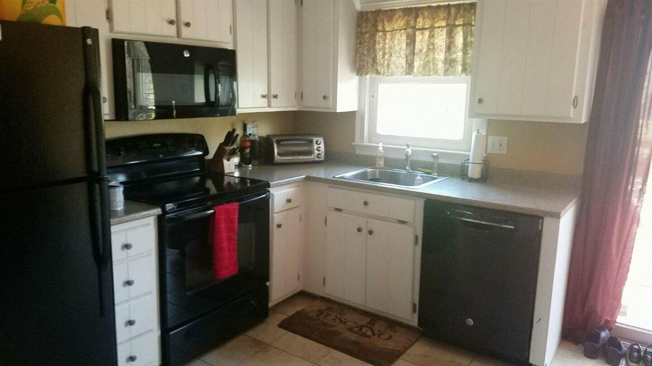 54 Windham Road Derry, NH 03038 - Photo 5 of 12
