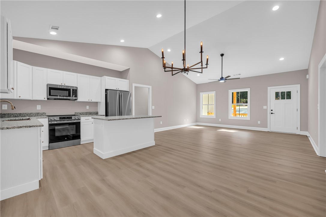 187 Union Place Westminster, SC 29693 - Photo 17 of 48 Great Room