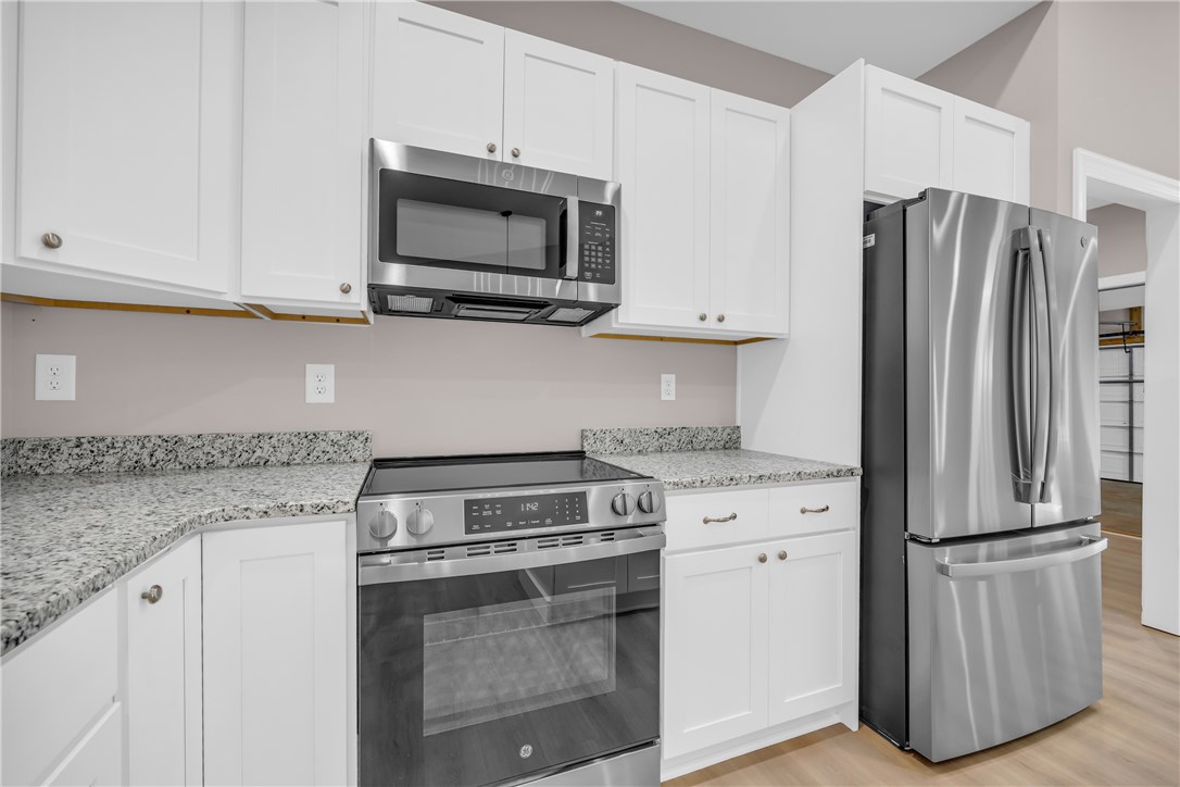 187 Union Place Westminster, SC 29693 - Photo 22 of 48 Kitchen with Island