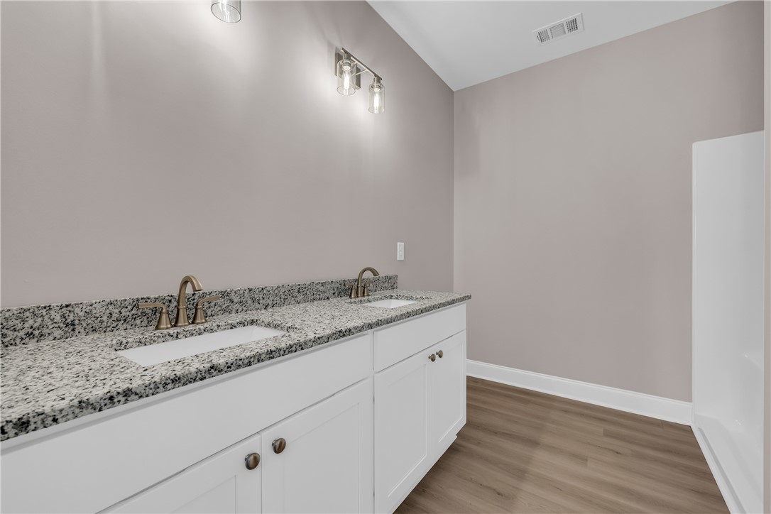 187 Union Place Westminster, SC 29693 - Photo 27 of 48 Master Suite