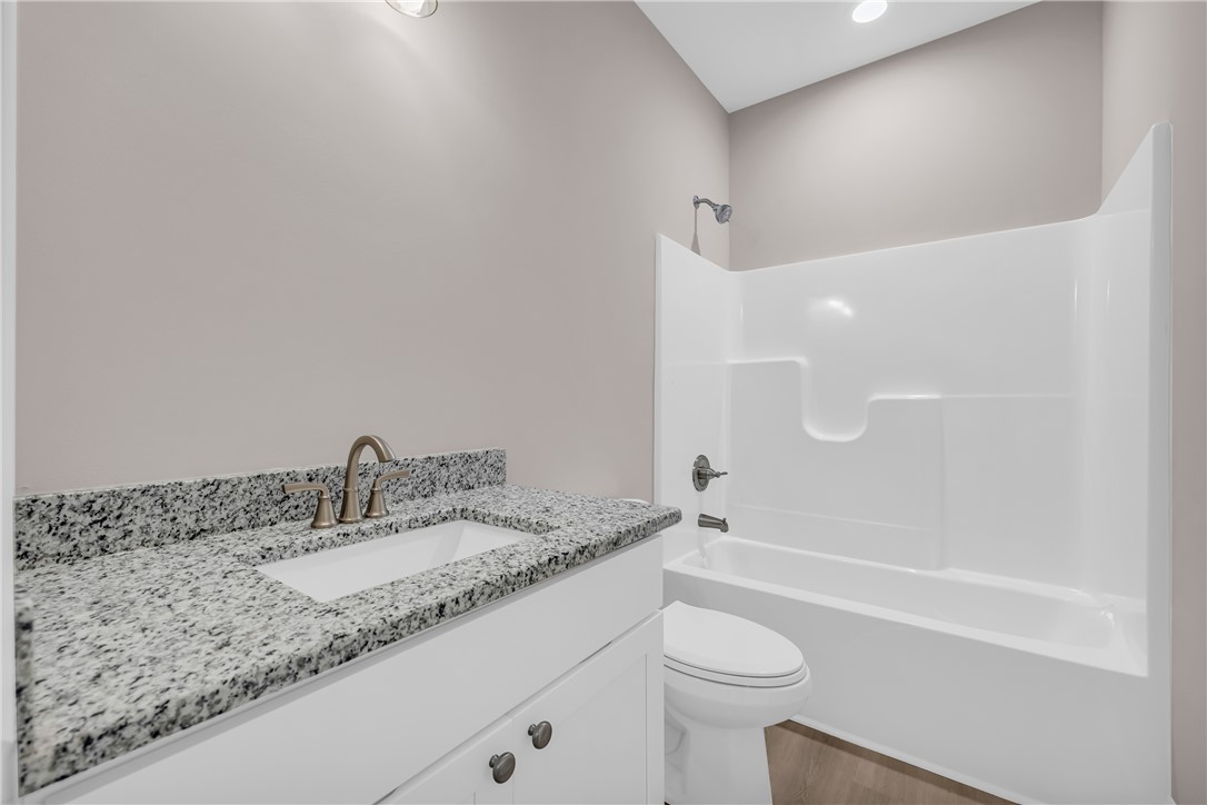 187 Union Place Westminster, SC 29693 - Photo 32 of 48 Bathroom 2