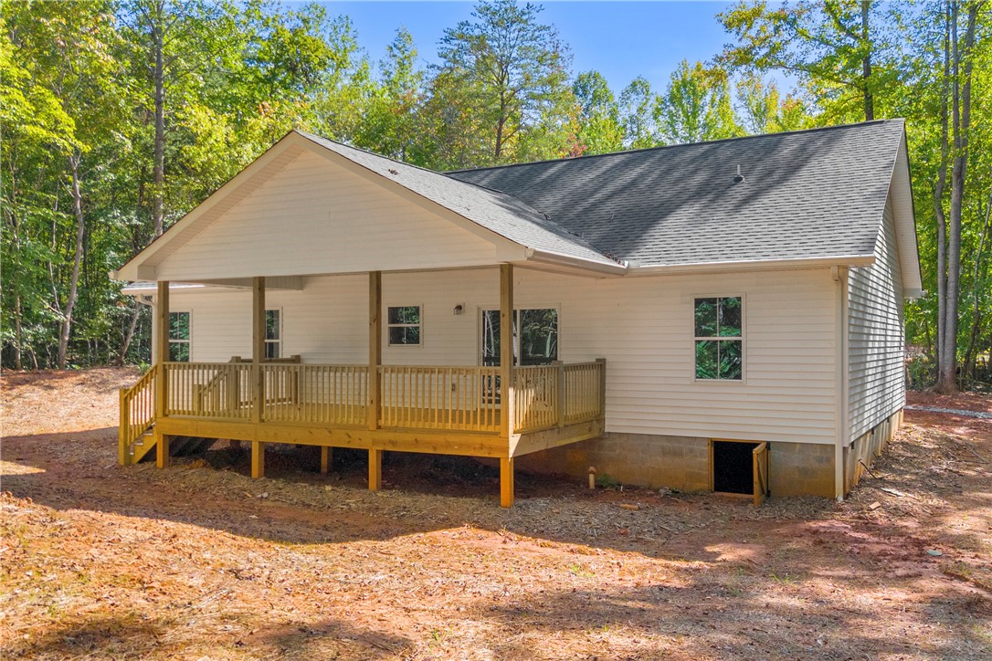 187 Union Place Westminster, SC 29693 - Photo 5 of 48 Large Back Porch