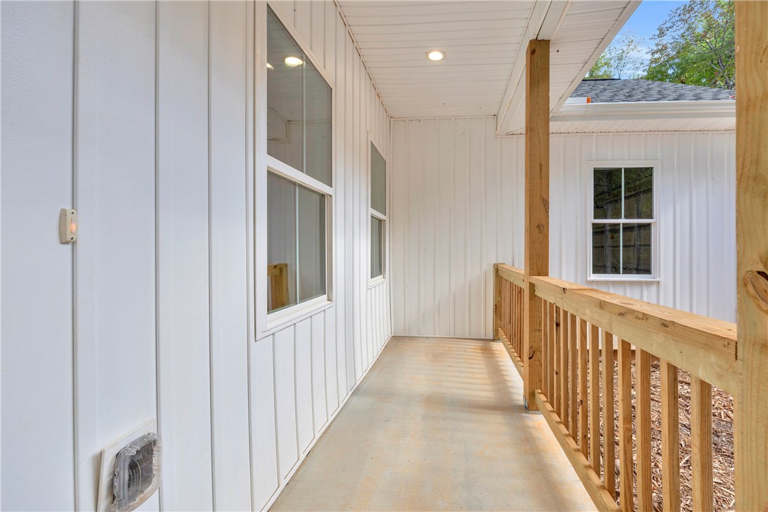 187 Union Place Westminster, SC 29693 - Photo 9 of 48 Front Porch