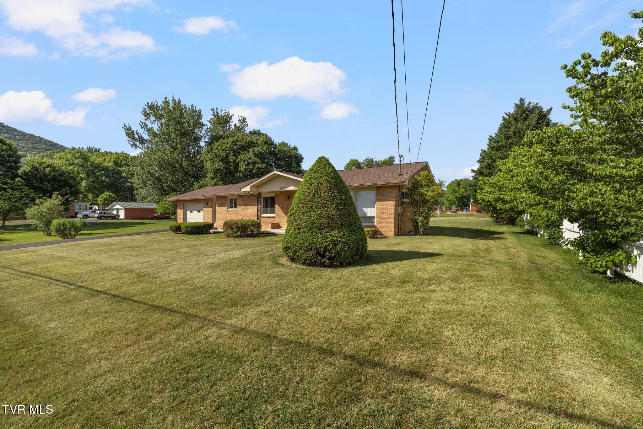 320 Mountain View Street Erwin, TN 37650 - Photo 36 of 44 IMG_5579