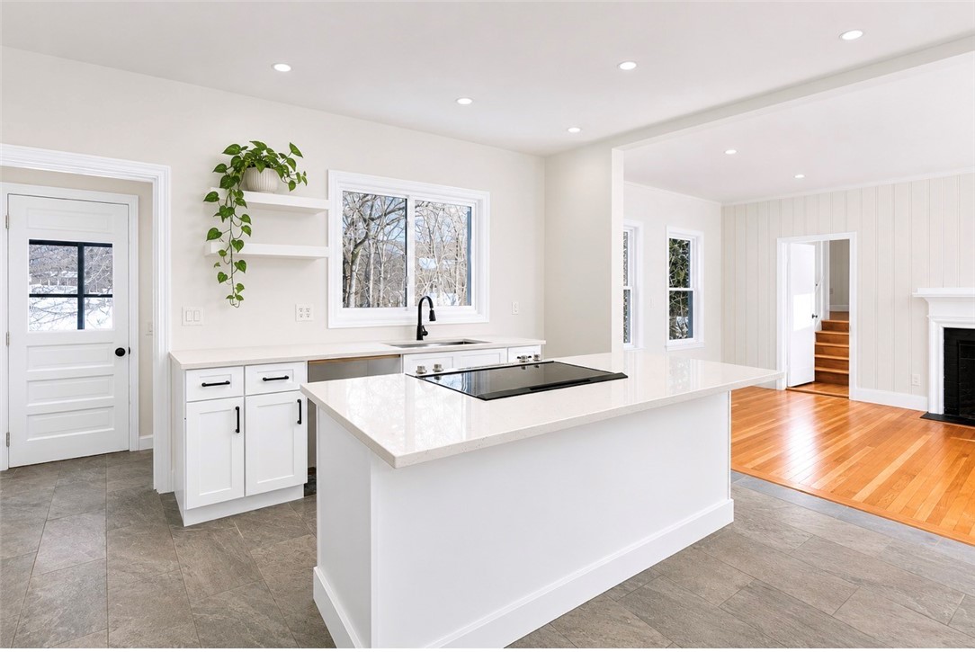 505 Scituate Avenue Cranston, RI 02921 - Photo 5 of 21