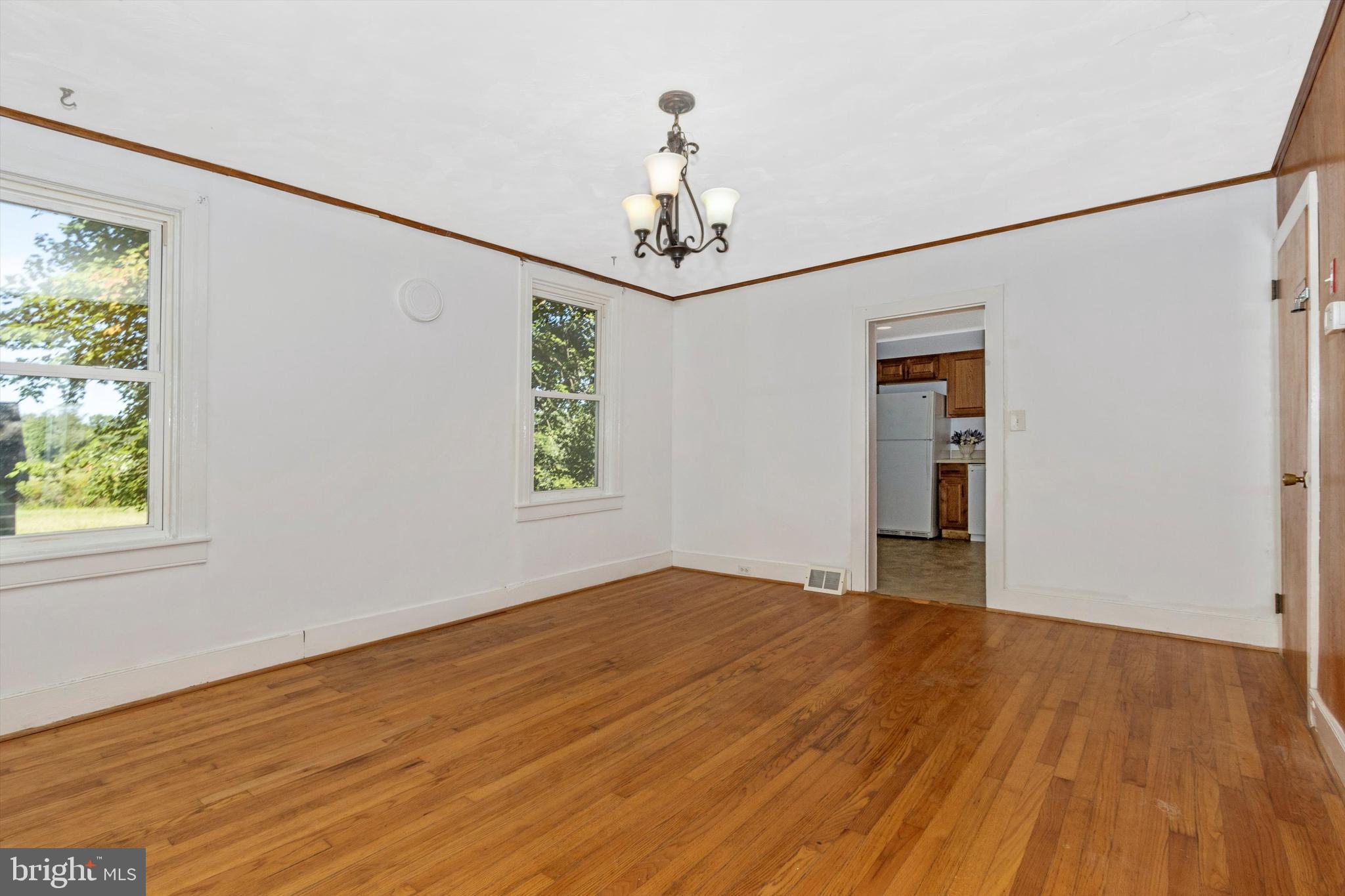 13634 Glissans Mill Road Mount Airy, MD 21771 - Photo 7 of 49 Di ning Room