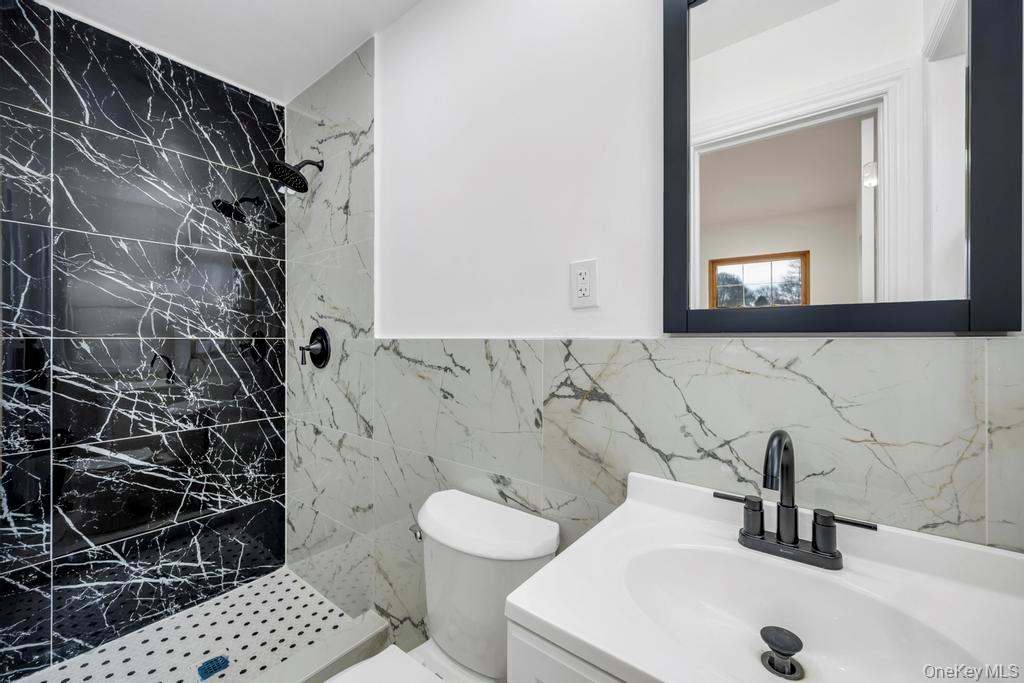 73 Maple Avenue Shirley, NY 11967 - Photo 20 of 33