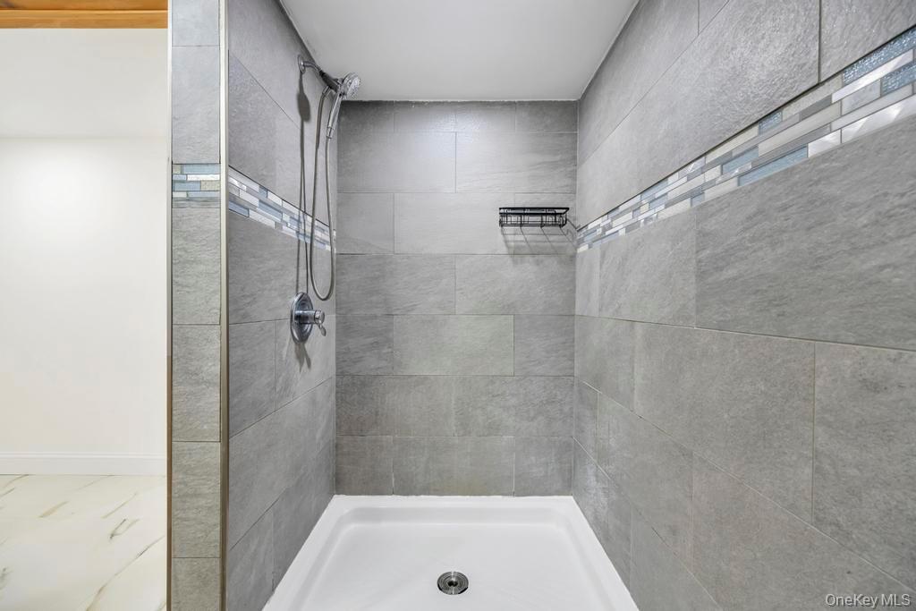 73 Maple Avenue Shirley, NY 11967 - Photo 28 of 33