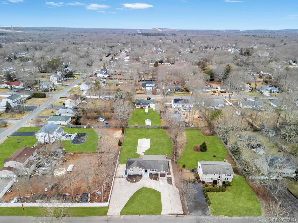 73 Maple Avenue Shirley, NY 11967 - Photo 6 of 33