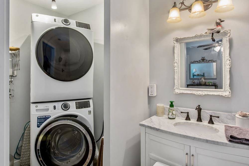 111 Asbury Hill Road Daphne, AL 36526 - Photo 21 of 26 Suite Laundry