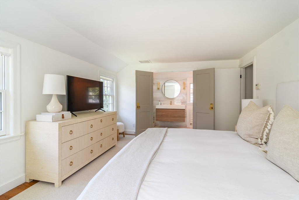 31 Shirley Road Wellesley, MA 02482 - Photo 10 of 19 Gallery Image 10