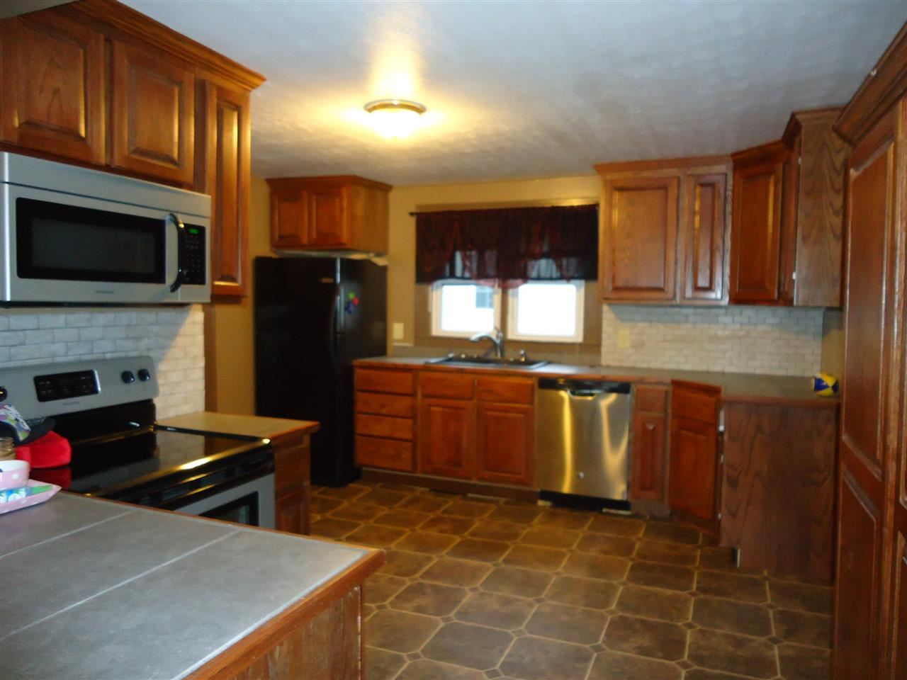 1408 Hillcrest Road Bedford, IN 47421 - Photo 4 of 12 Gallery Image 4