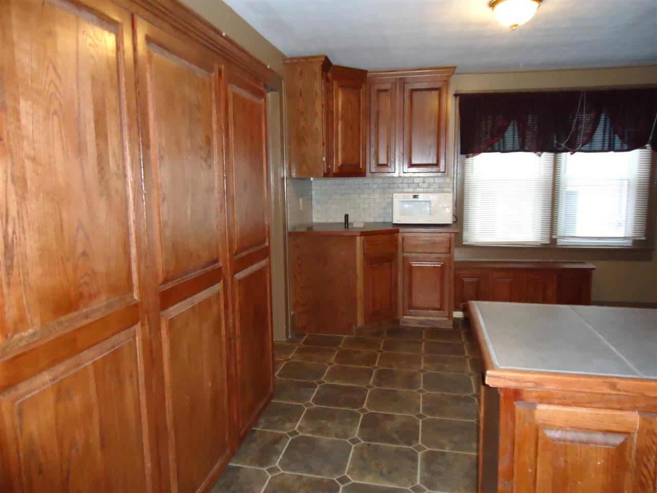 1408 Hillcrest Road Bedford, IN 47421 - Photo 5 of 12 Gallery Image 5