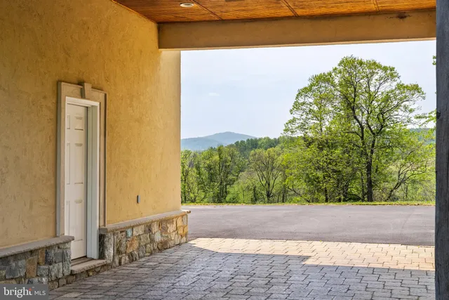 $5,500,000 | 38793 Chelten Lane, Middleburg, VA 20117