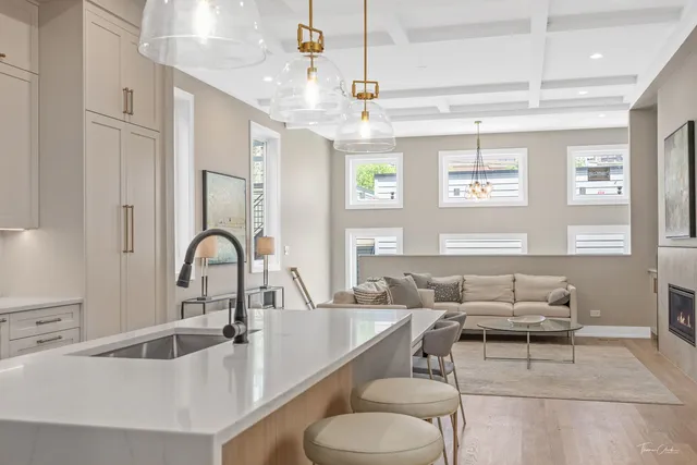 $1,850,000 | 1642 West Wolfram Street, Chicago, IL 60657