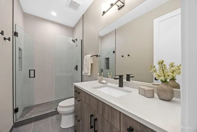 $1,850,000 | 1642 West Wolfram Street, Chicago, IL 60657