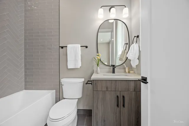 $1,850,000 | 1642 West Wolfram Street, Chicago, IL 60657