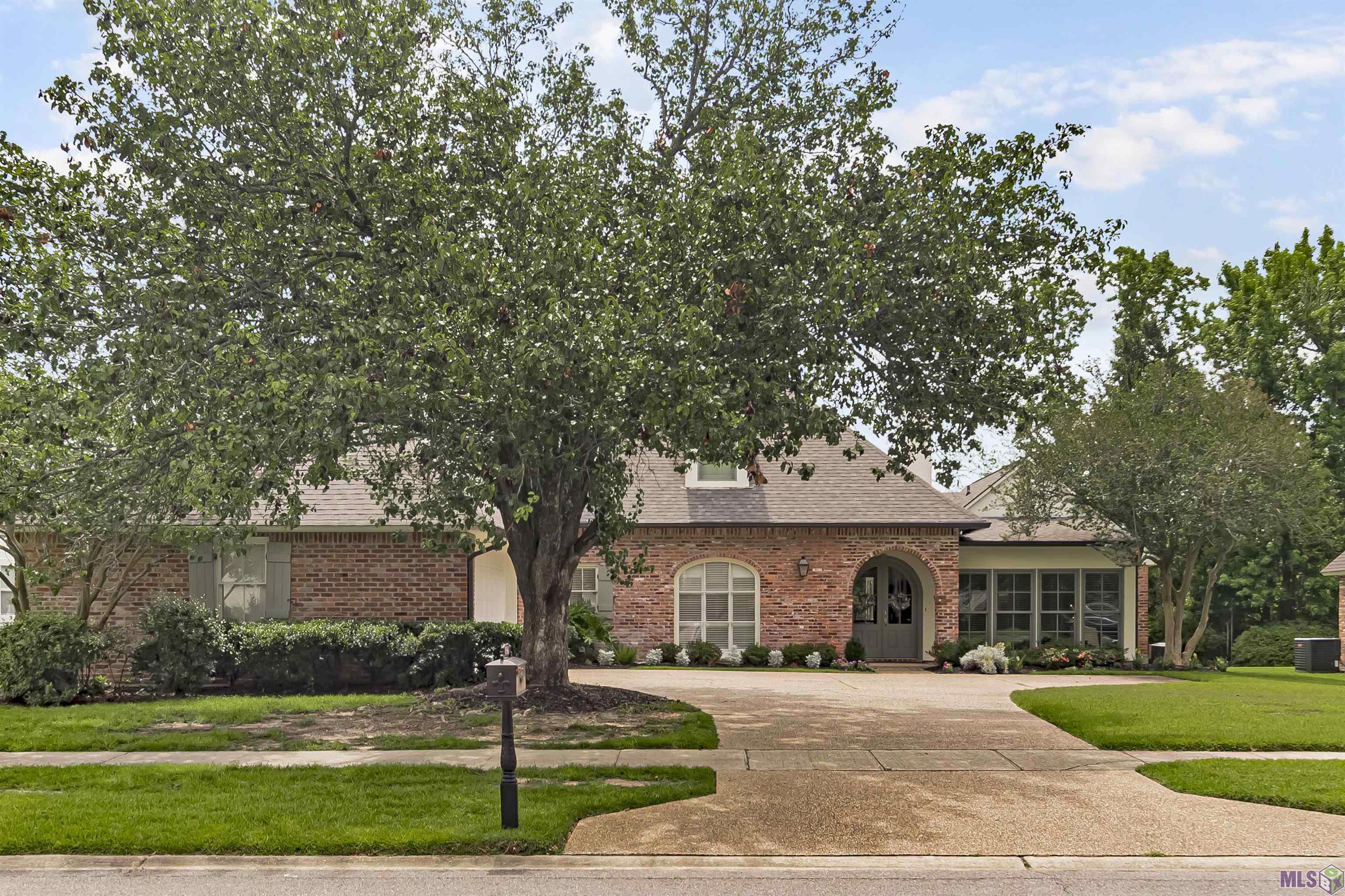 8341 Myrtlelake Drive Baton Rouge, LA 70810 - Photo 1 of 39