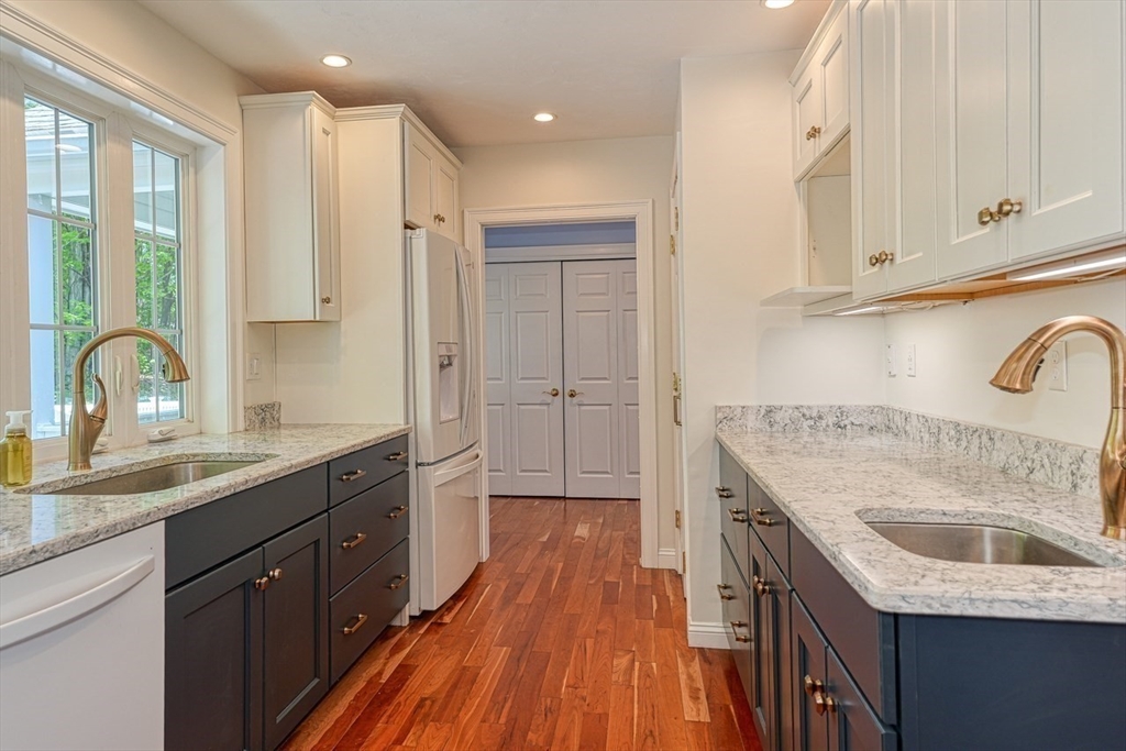 31 School Street Lunenburg, MA 01462 - Photo 12 of 41