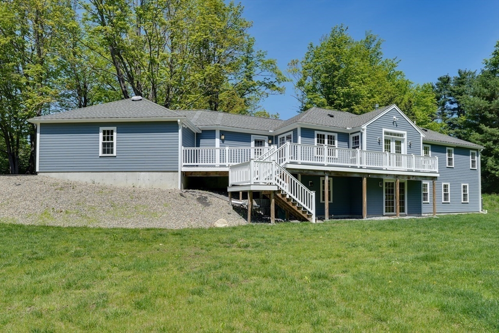 31 School Street Lunenburg, MA 01462 - Photo 2 of 41