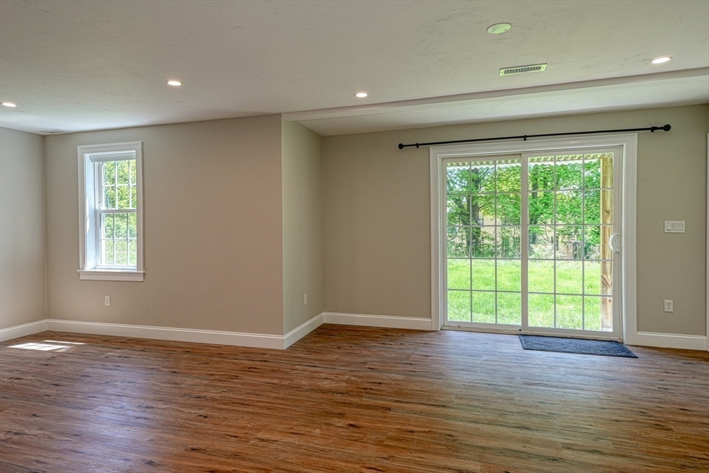 31 School Street Lunenburg, MA 01462 - Photo 26 of 41