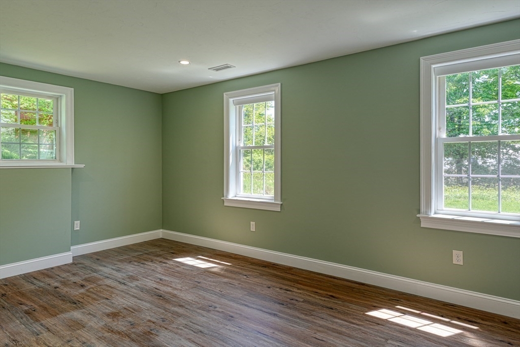 31 School Street Lunenburg, MA 01462 - Photo 29 of 41