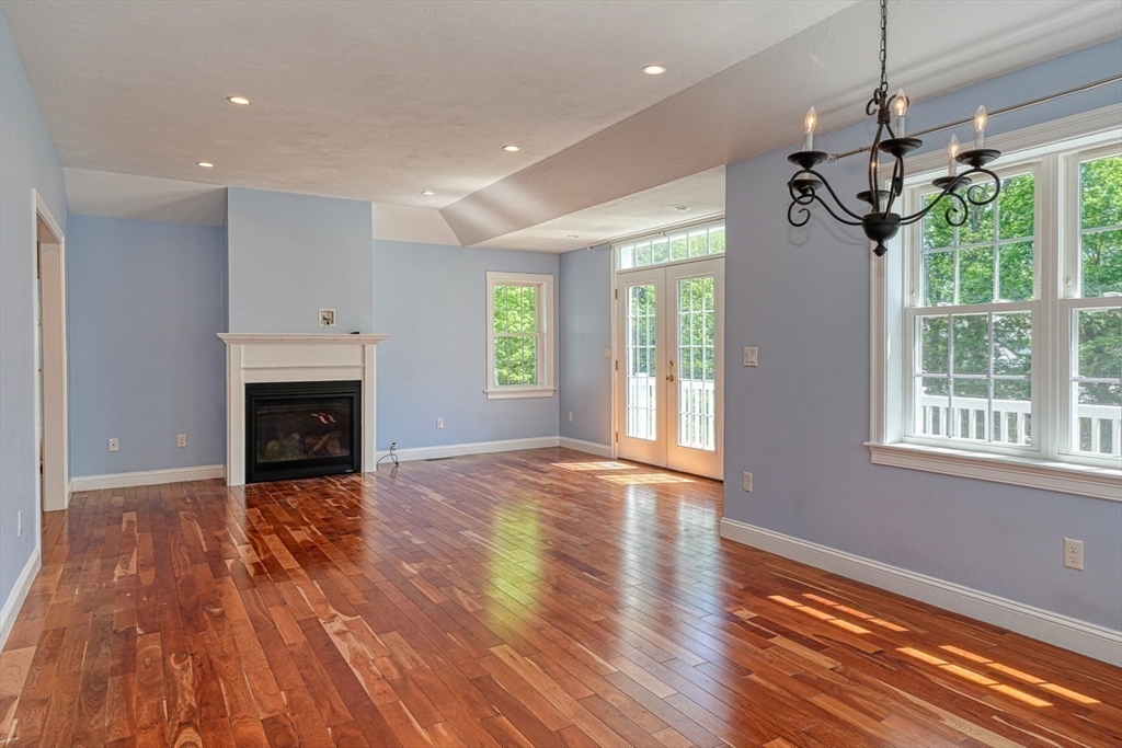 31 School Street Lunenburg, MA 01462 - Photo 6 of 41