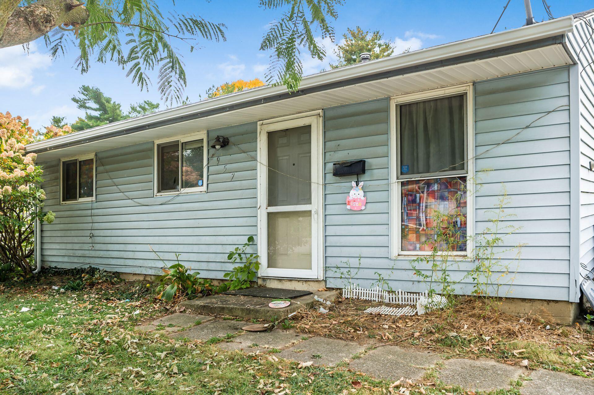 002_5ea_W 957 Bruckner Rd-075