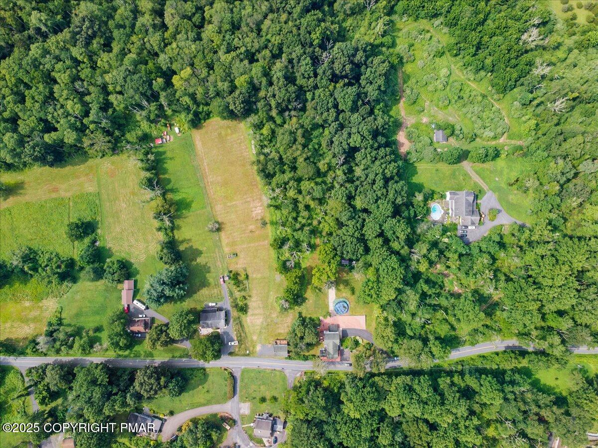 1553 Middle Road Stroudsburg, PA 18360 - Photo 17 of 75 21-Photo-20