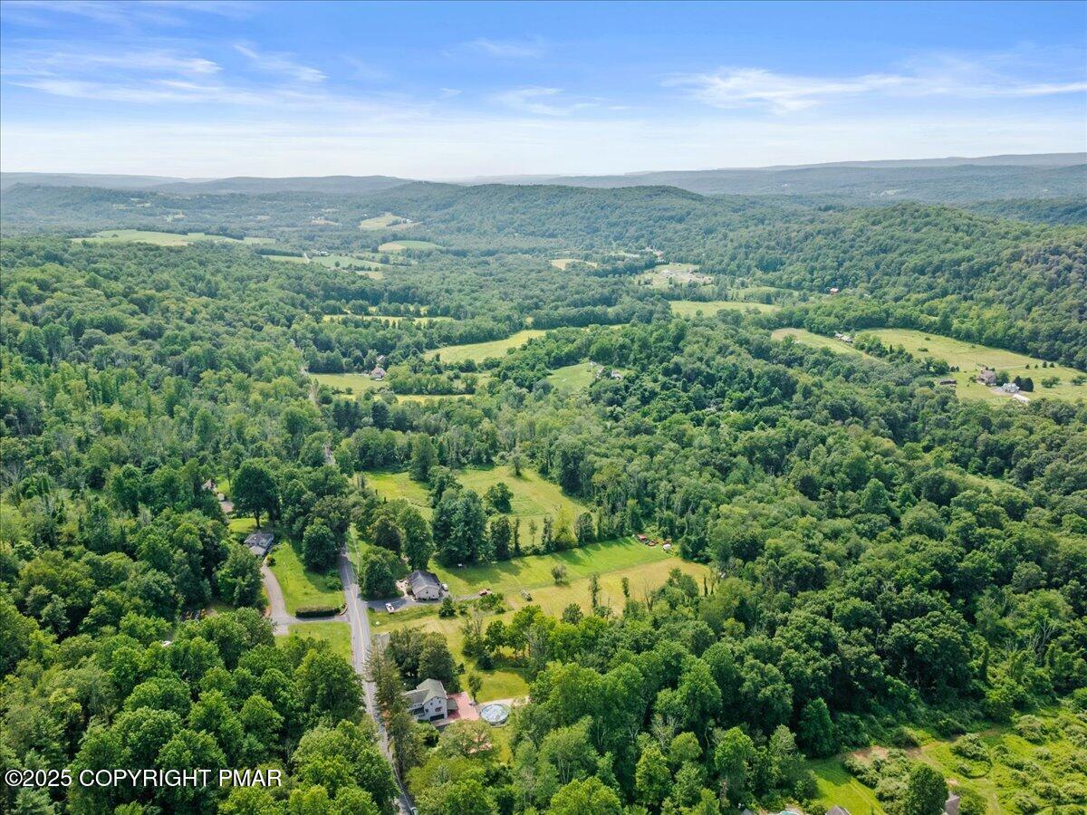 1553 Middle Road Stroudsburg, PA 18360 - Photo 19 of 75 23-Photo-22