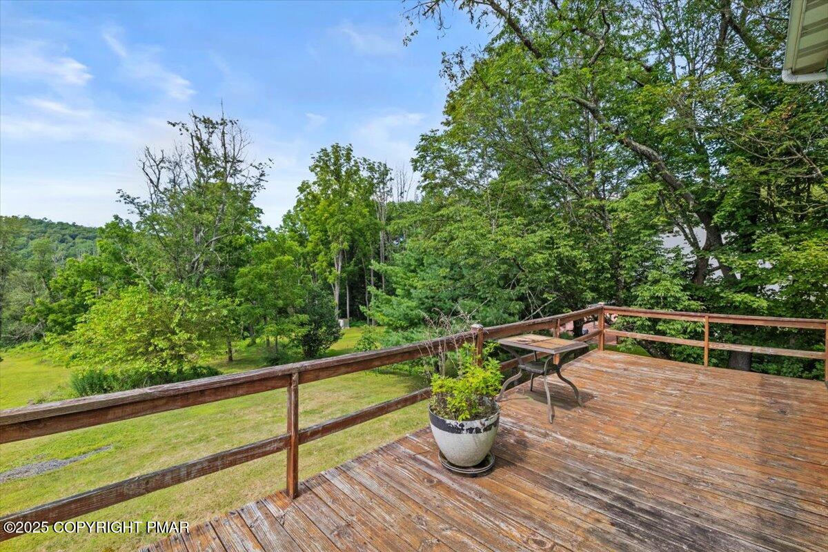 1553 Middle Road Stroudsburg, PA 18360 - Photo 6 of 75 08-Photo-7