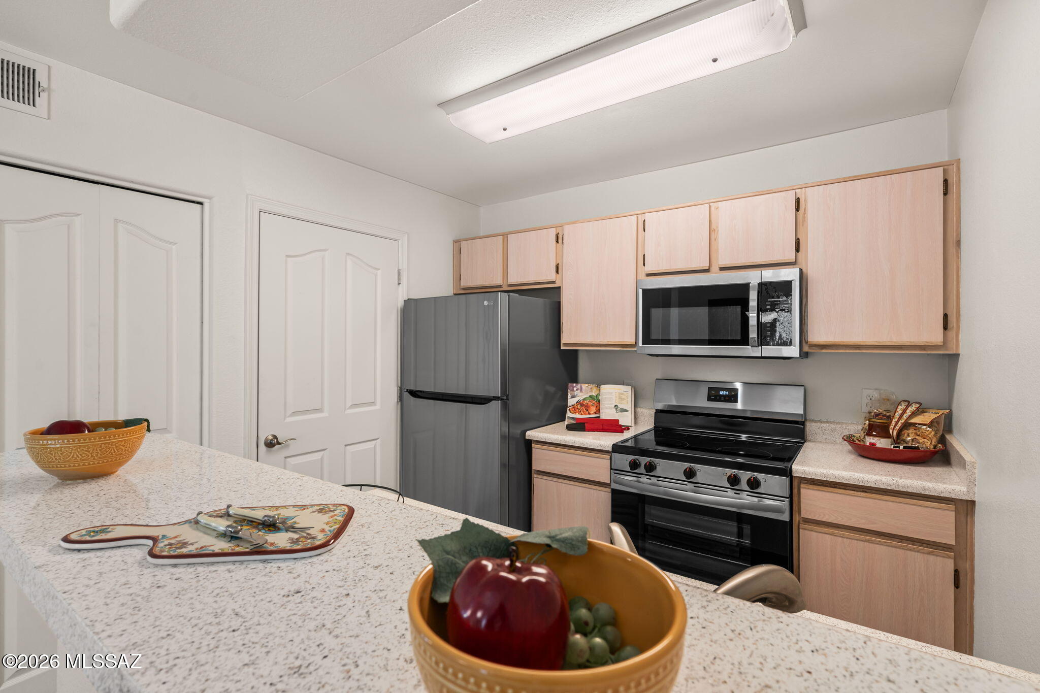 5751 North Kolb Road, Unit 19208 Tucson, AZ 85750 - Photo 5 of 20 5-web-or-mls-5751 N Kolb Rd 19208-3