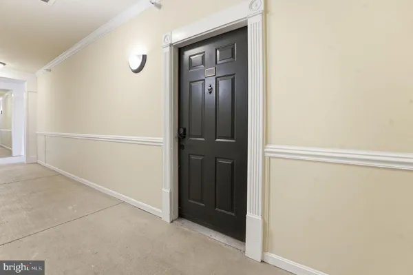 $349,900 | 4854 Eisenhower Avenue, Unit 351, Alexandria, VA 22304